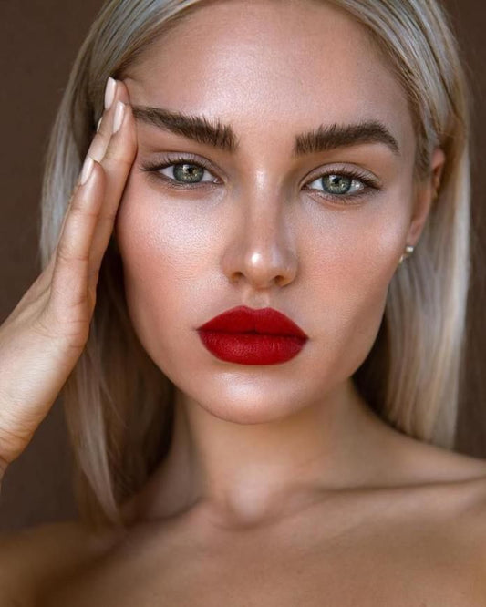 Il Fascino Intramontabile del Rossetto Rosso: Il Compagno Perfetto per Ogni Occasione